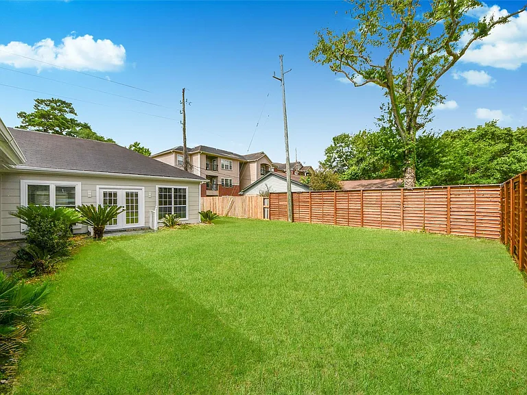 15719 Baytree Dr — Photo 3