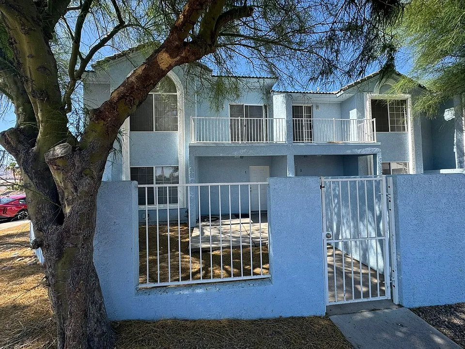 1344 Park Ln