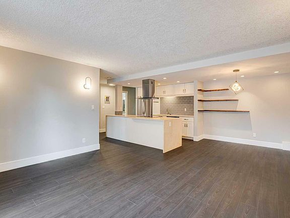 5th image of 1234 14th Ave SW #102