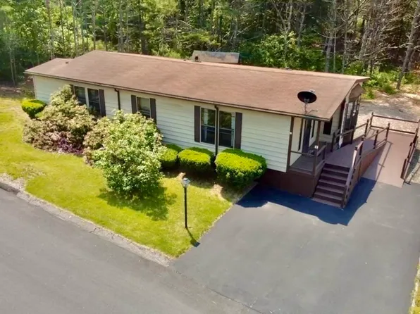 2 Presidents Way, Carver, MA 02330