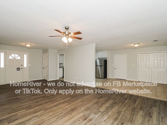 4th image of 2482 Fairfield Ct SW