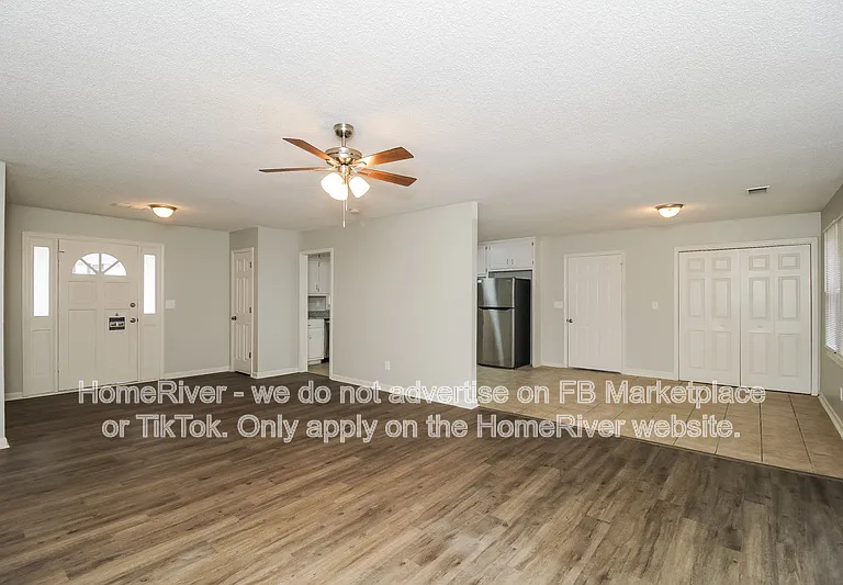 2482 Fairfield Ct SW — Photo 4
