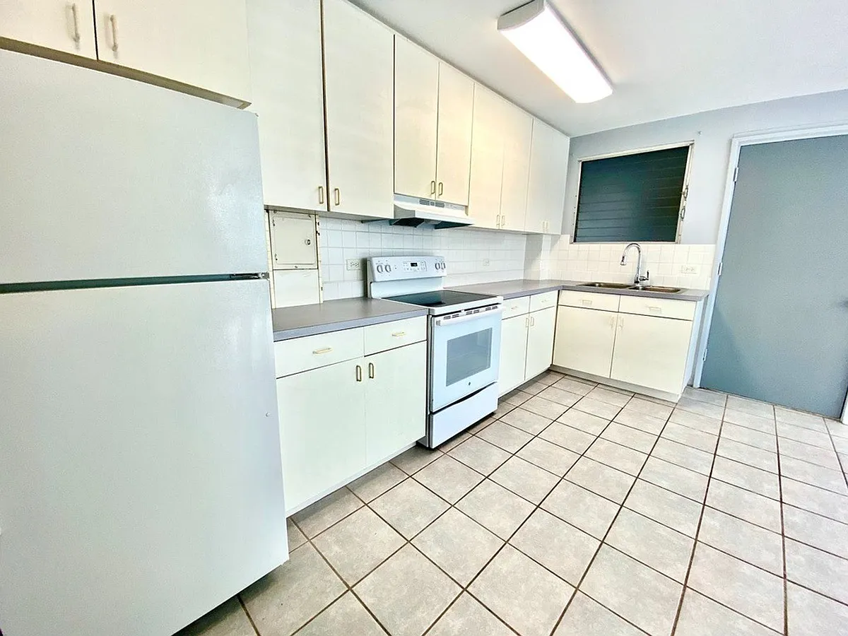 Building Photo - 1720 Poki St #210