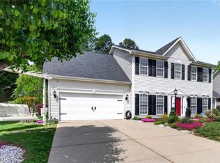 4504 Chimney Springs Dr, Greensboro, NC 27407