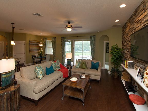 2933 Rolling Hills Ln