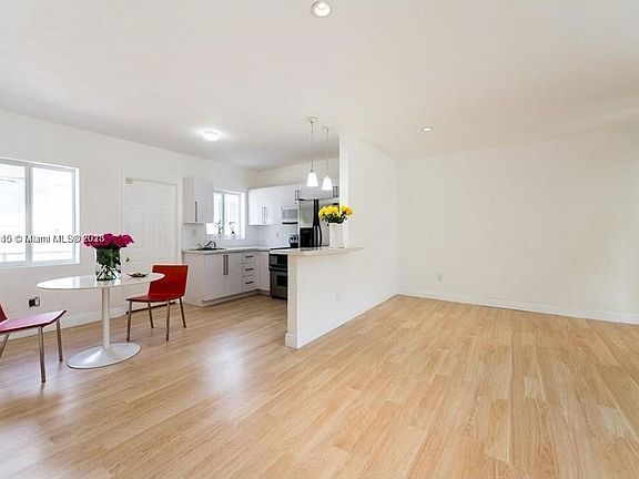 5th image of 1245 NE 111th St #1
