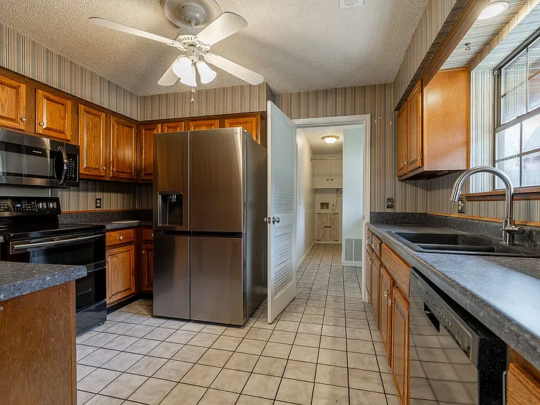 2115 W Loren Cir — Photo 6
