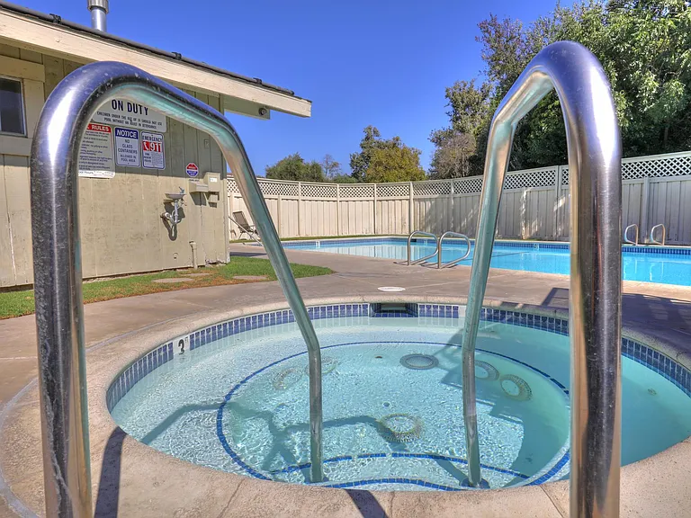 2063 Village Ln — Photo 19