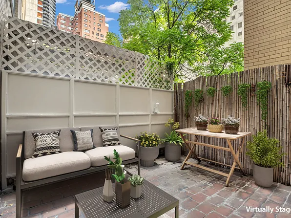 150 East 61st Street image 7 of 15