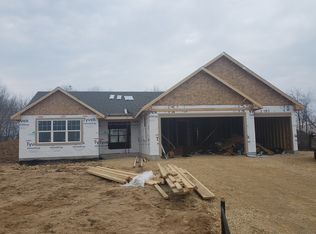 374 Maple Leaf Ln, Poplar Grove, IL 61065