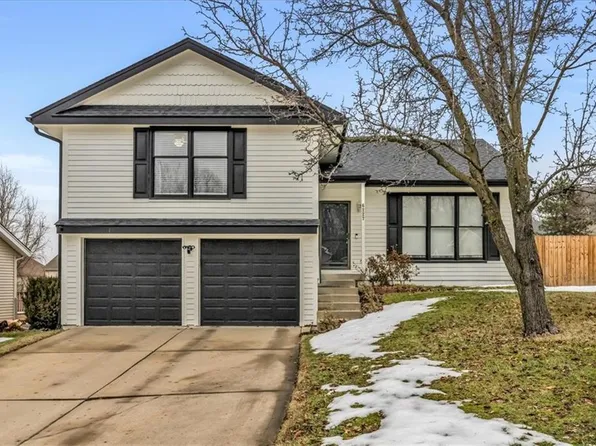 6227 N Hickory Ct, Kansas City, MO 64118