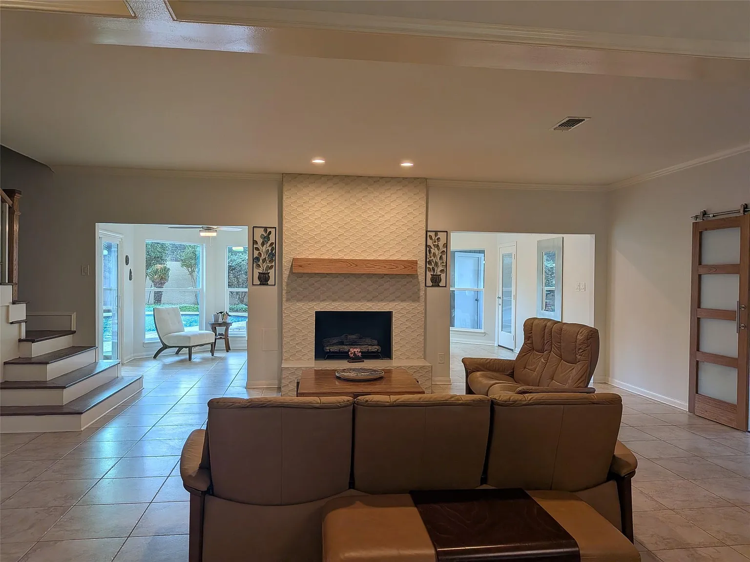 4 bed, 2.5 bath, 3264 sqft, $4,500 — Photo 4