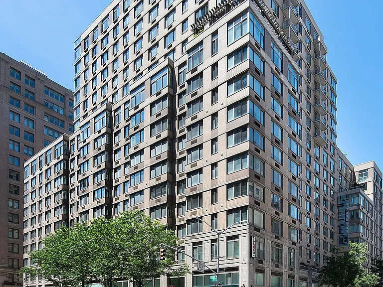 200 W 26th St #16-D — Photo 14