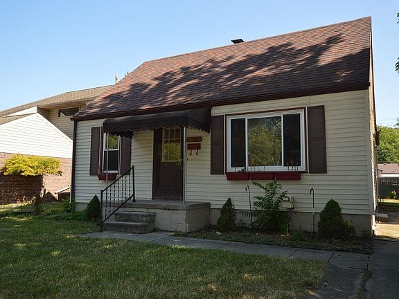 3rd image of 22601 Laukel St