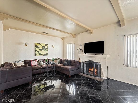 5th image of 1442 W 83rd St