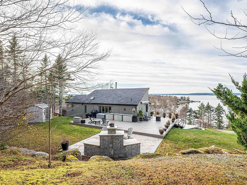 1st image of 11565 Peggys Cove Rd