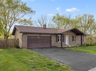 9 Chateau Ln, Arnold, MO 63010