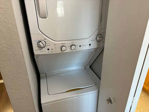 3rd image of 240 N Bayshore Blvd APT 211