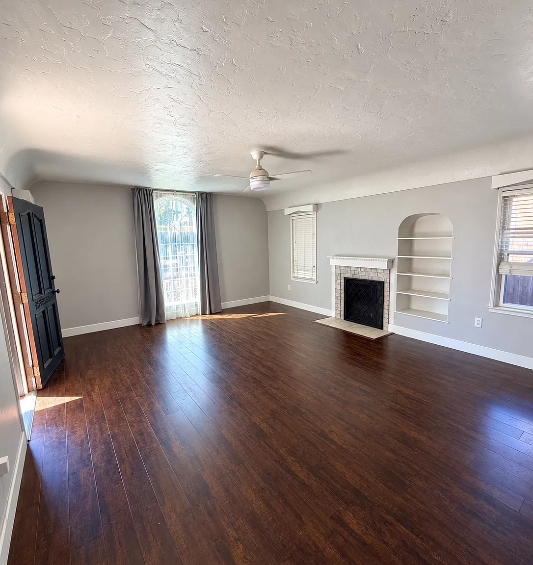 2 bed, 1156 sqft, $1,900 — Photo 2