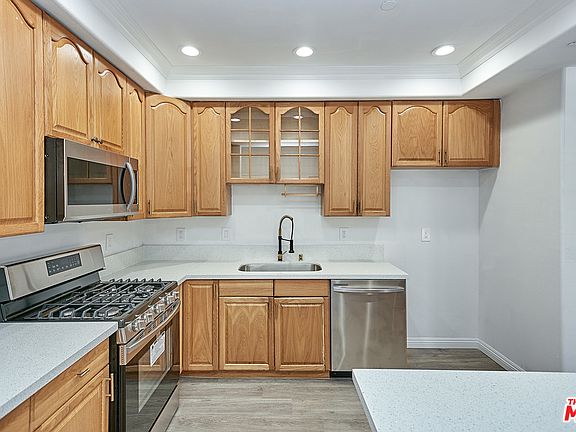2nd image of 971 S Saint Andrews Pl APT 103