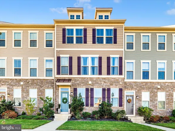 5974 Tomahawk St, New Market, MD 21774