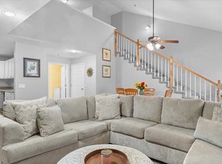 216 Reservoir St APT 304, Holden, MA 01520