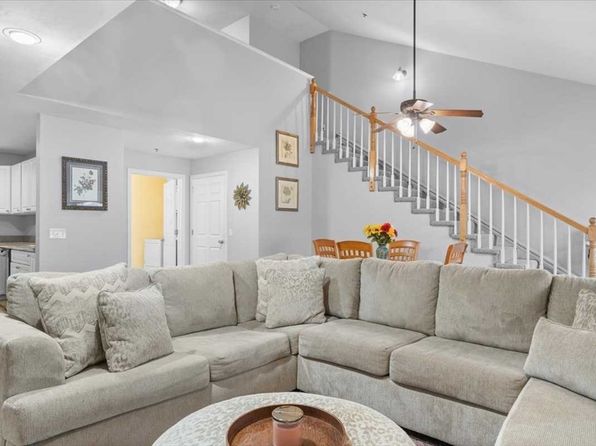 216 Reservoir St APT 304, Holden, MA 01520