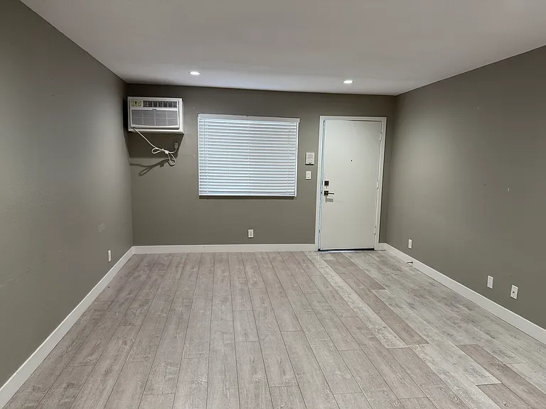 11040 Hesby St #201 — Photo 9