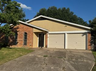 1029 Fox River Ln, Fort Worth, TX 76120