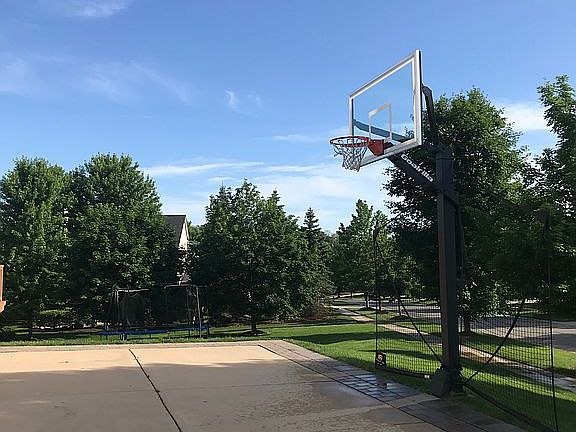 4th image of 44245 Greenview Ln