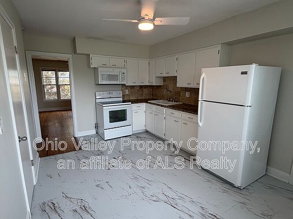 2nd image of 2910 Abigail Dr APT 2