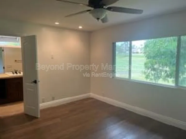 972 Ashton Ct — Photo 7