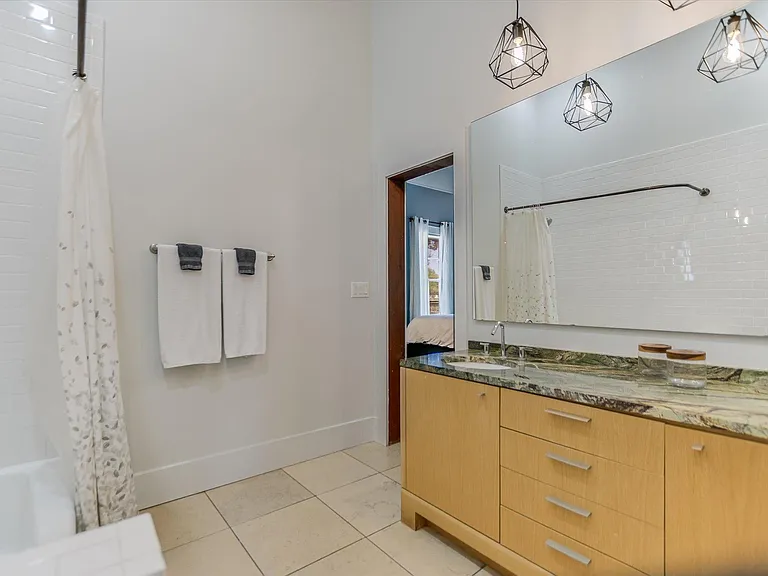 2109 Nickerson St — Photo 16