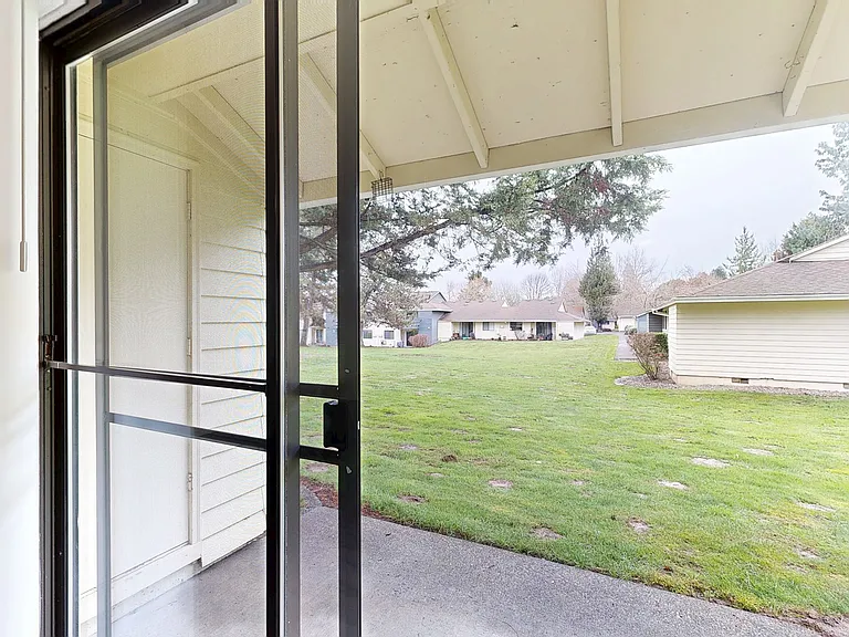 Tualatin Heights — Photo 30