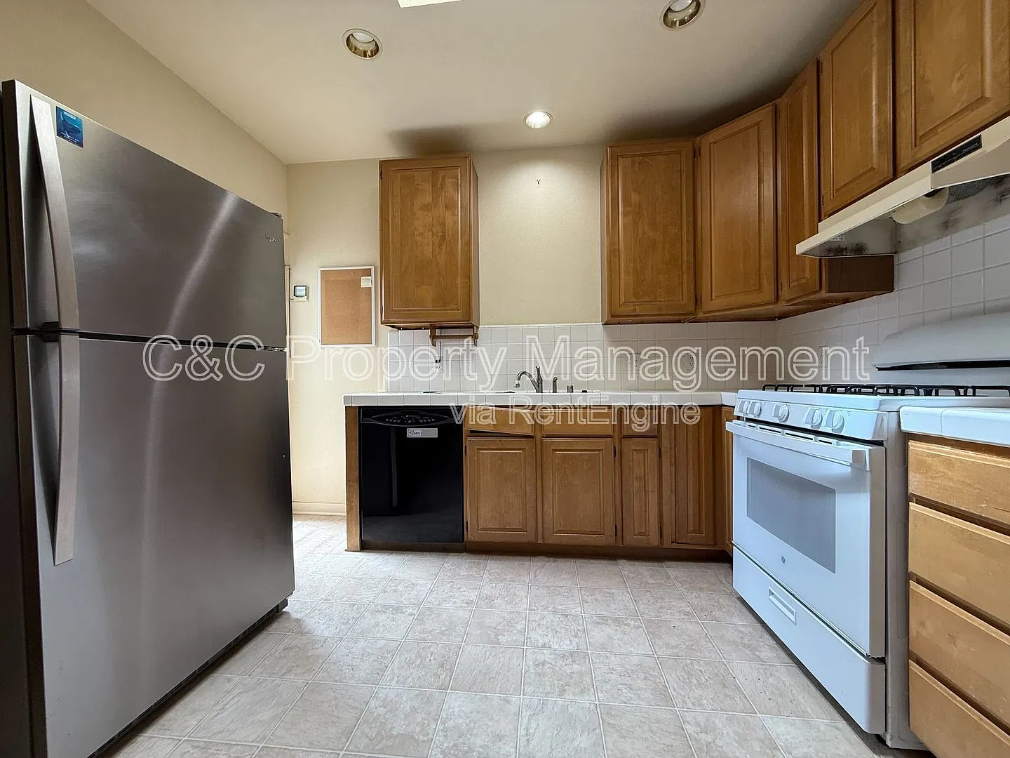 2 bed, 1.0 bath, 810 sqft, $2,595 — Photo 2