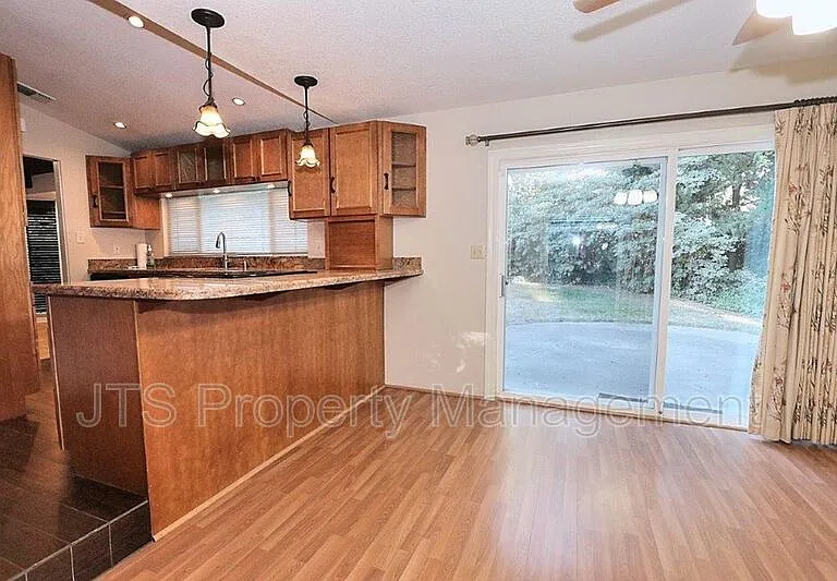 1060 Sand Bar Cir — Photo 43