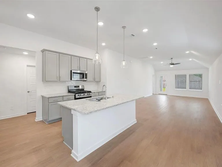 10231 Burton Path — Photo 5