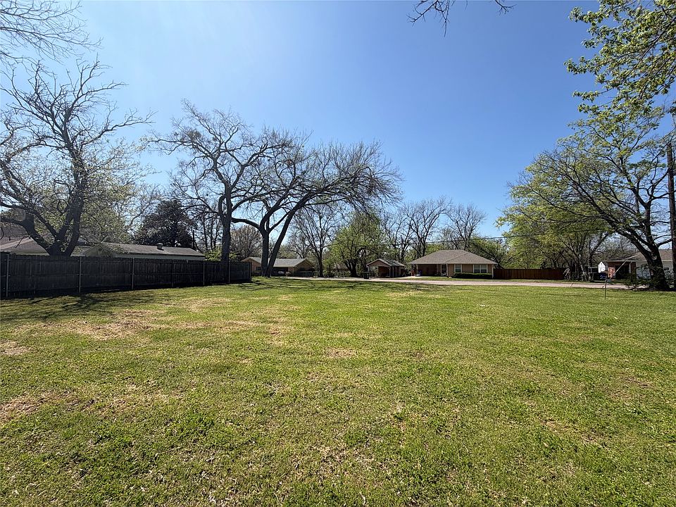 2nd image of Pecan St