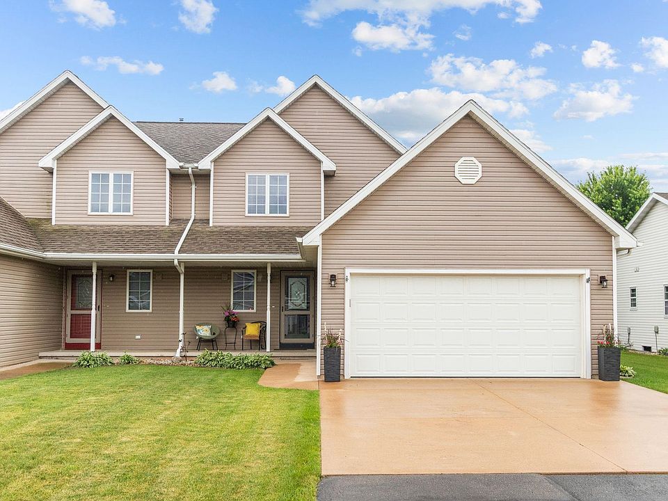 1st image of W5117 Blue Heron Ct