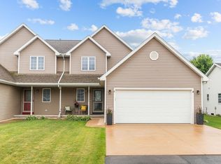 W5117 Blue Heron Ct, SHERWOOD, WI 54169