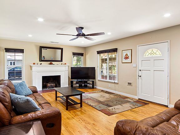 5th image of 13637 Hatteras St