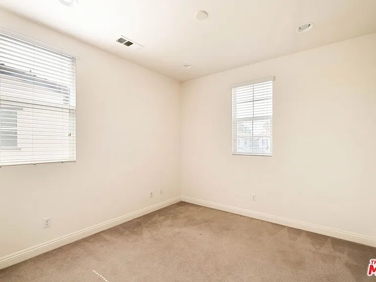 5929 Spelthorne Ln — Photo 34