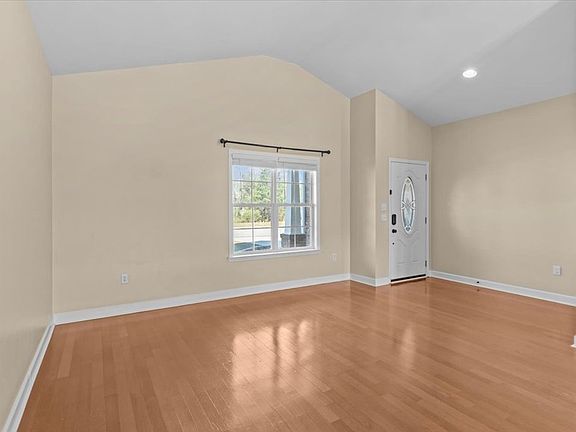 4th image of 316 Shelby Ln