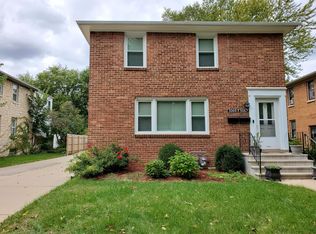 5067 N Bay Ridge Ave, Whitefish Bay, WI 53217