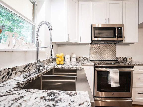5th image of 3402 Rockbrook Dr