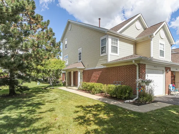 1432 Hampshire Ct, Roselle, IL 60172
