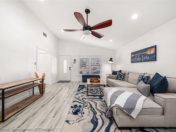 5th image of 215 Tulane Cir