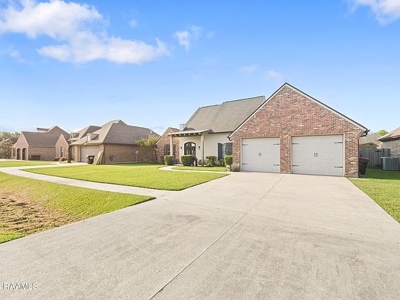 3rd image of 109 Thomas Oak Dr