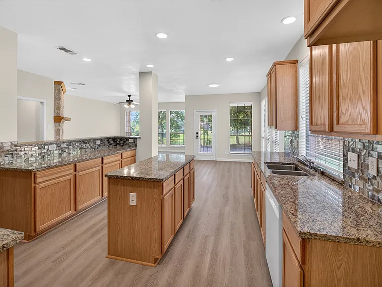 2616 Cove Dr — Photo 11