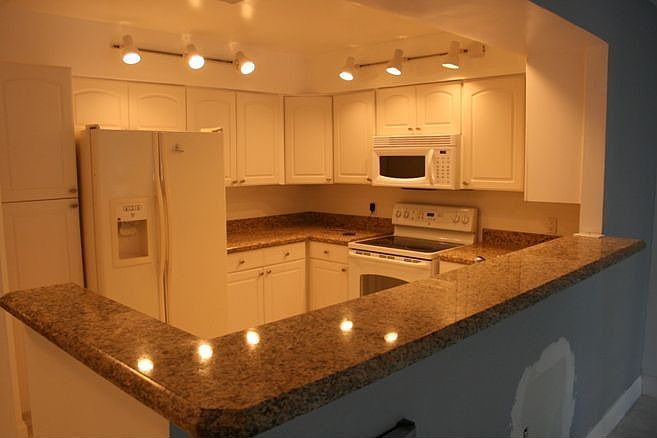 Beautiful brand new kitchen 